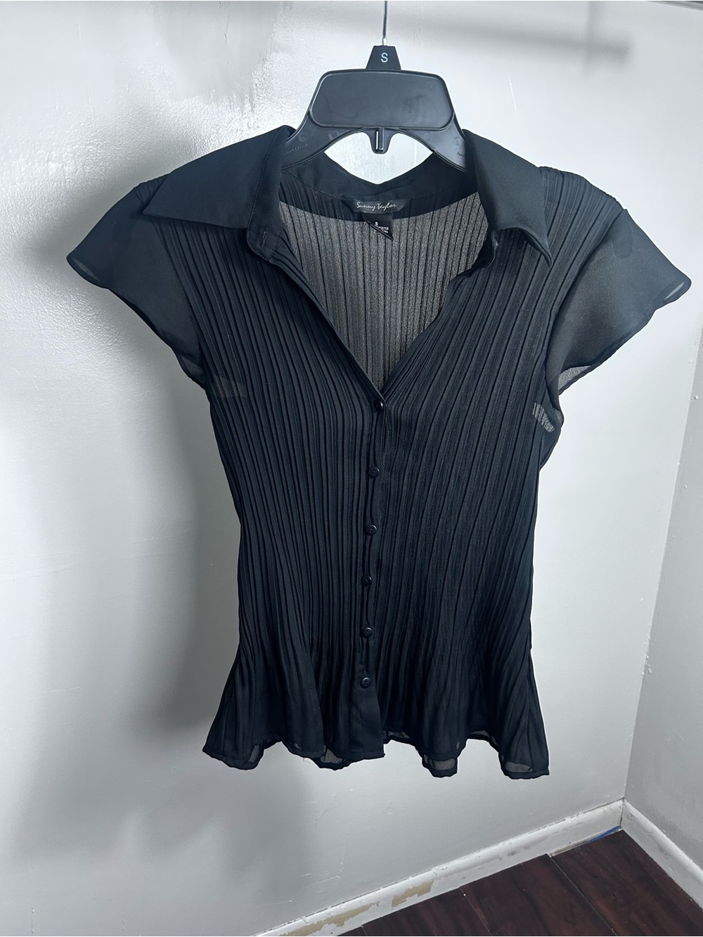 Sunny Taylor Black Pleated Button Front Blouse Size Small